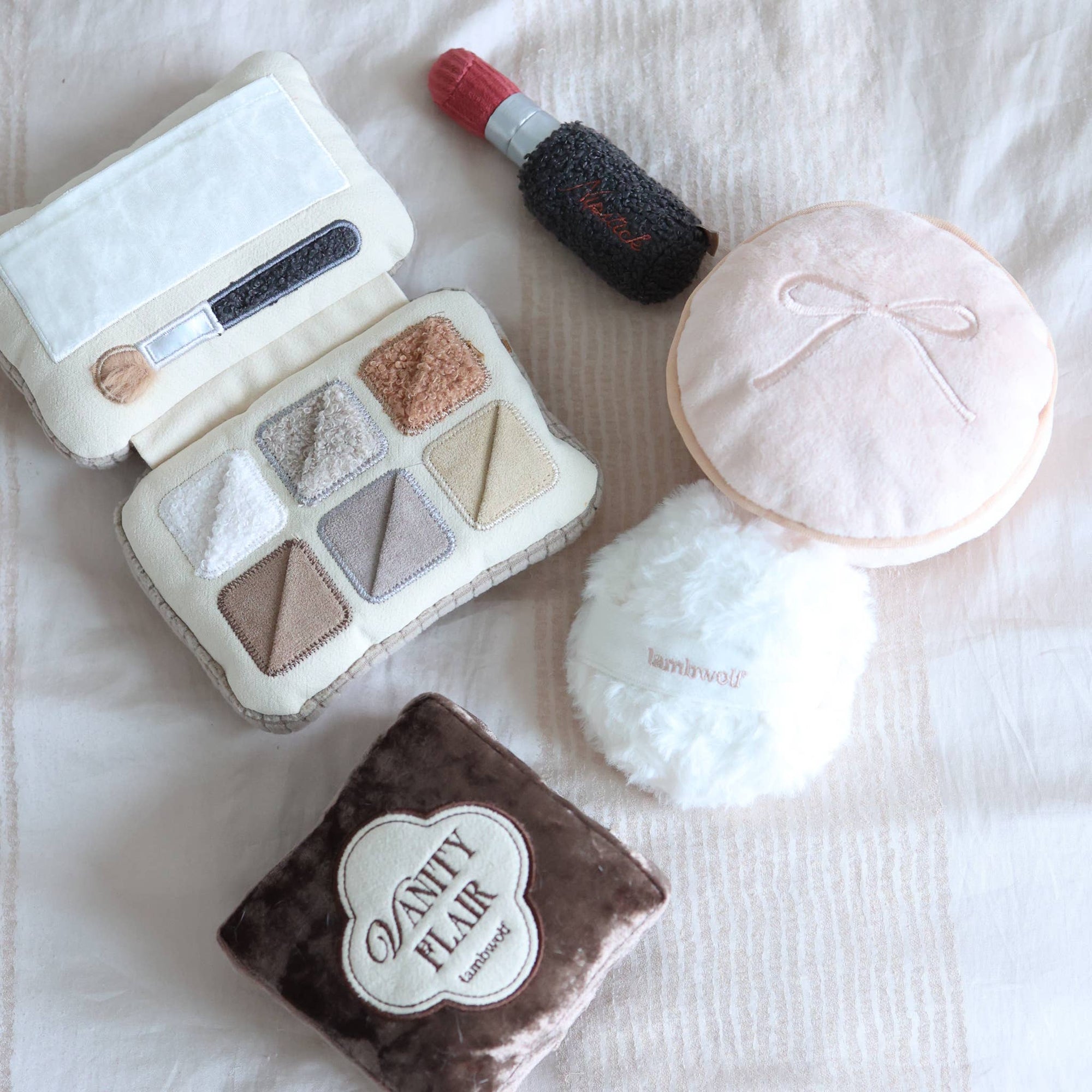 Lambwolf Collective - SETTING POWDER &amp; BRUSH