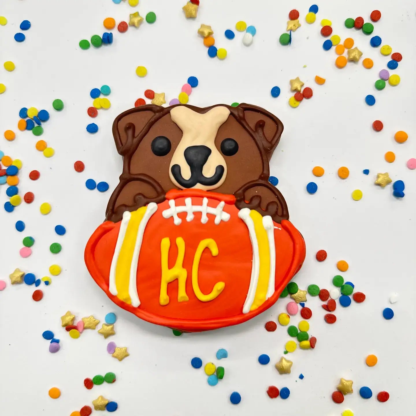 Lucky Biscuit Pet Bakery - Puppy With Football
: Puppy With Football