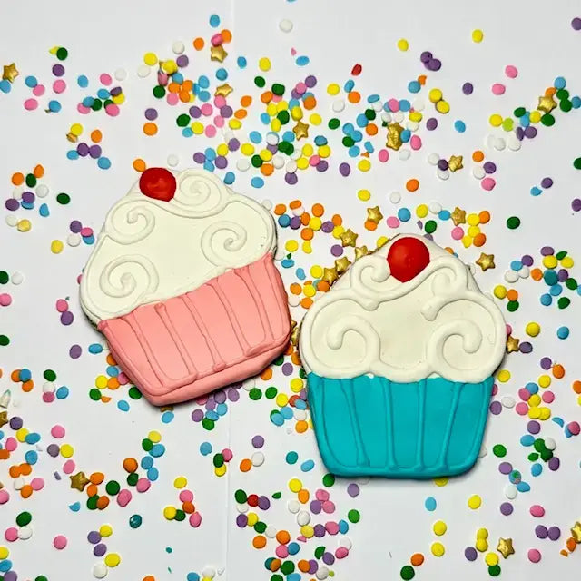 Lucky Biscuit Pet Bakery - Celebration Pupcake Blue : Pupcake Blue