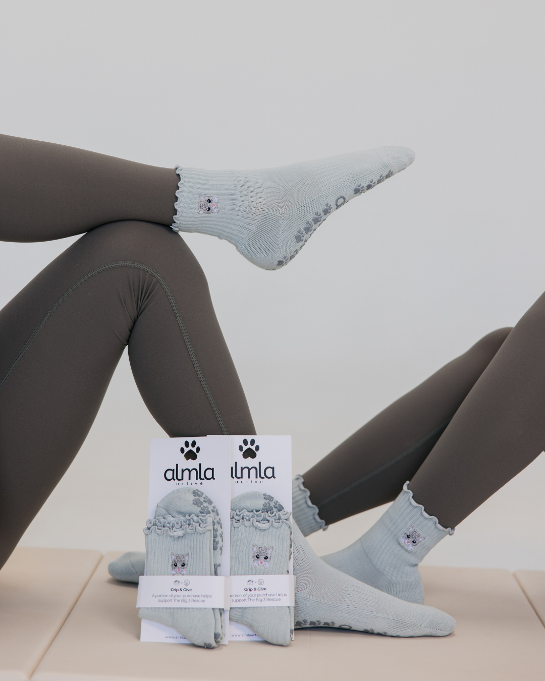 Almla Active - Cat Embroidered Pilates Grip Socks Gray Paw Grips