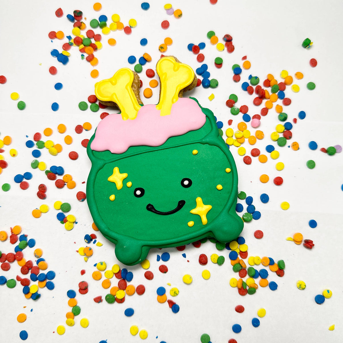 Lucky Biscuit Pet Bakery - Halloween Cauldron : Cauldron