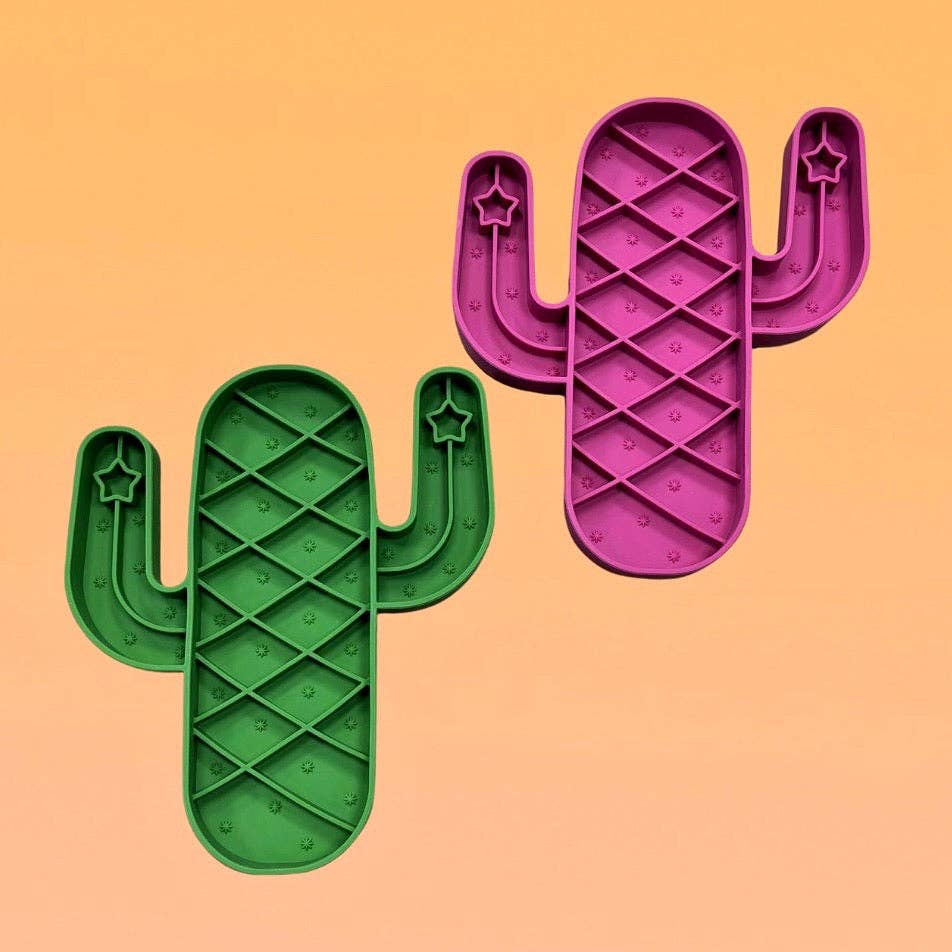Lonestar Dog Treats - Saguaro Slow Feeder: Verde