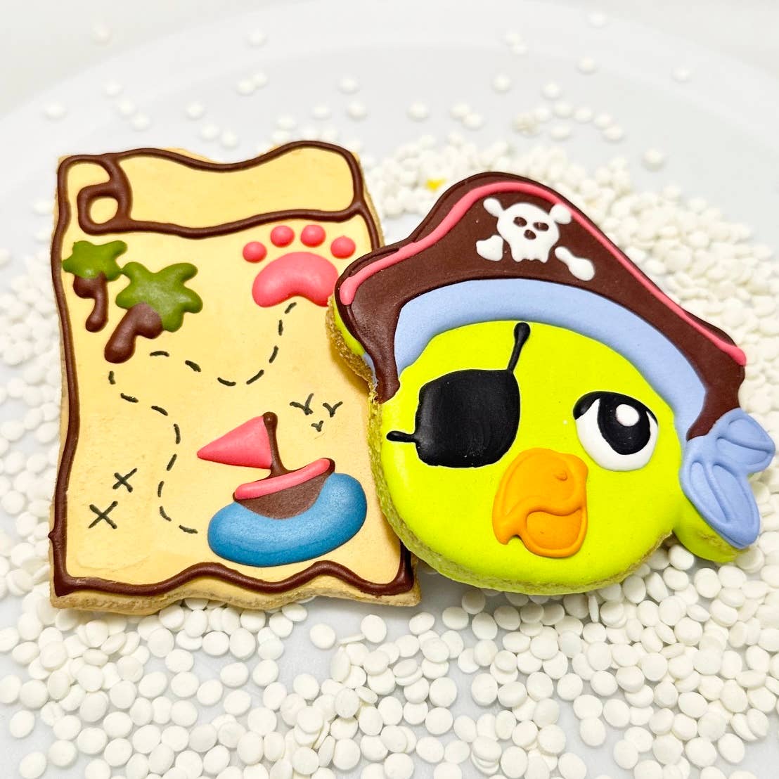 Lucky Biscuit Pet Bakery - PIrate Polly Parrot : Pirate Parrot