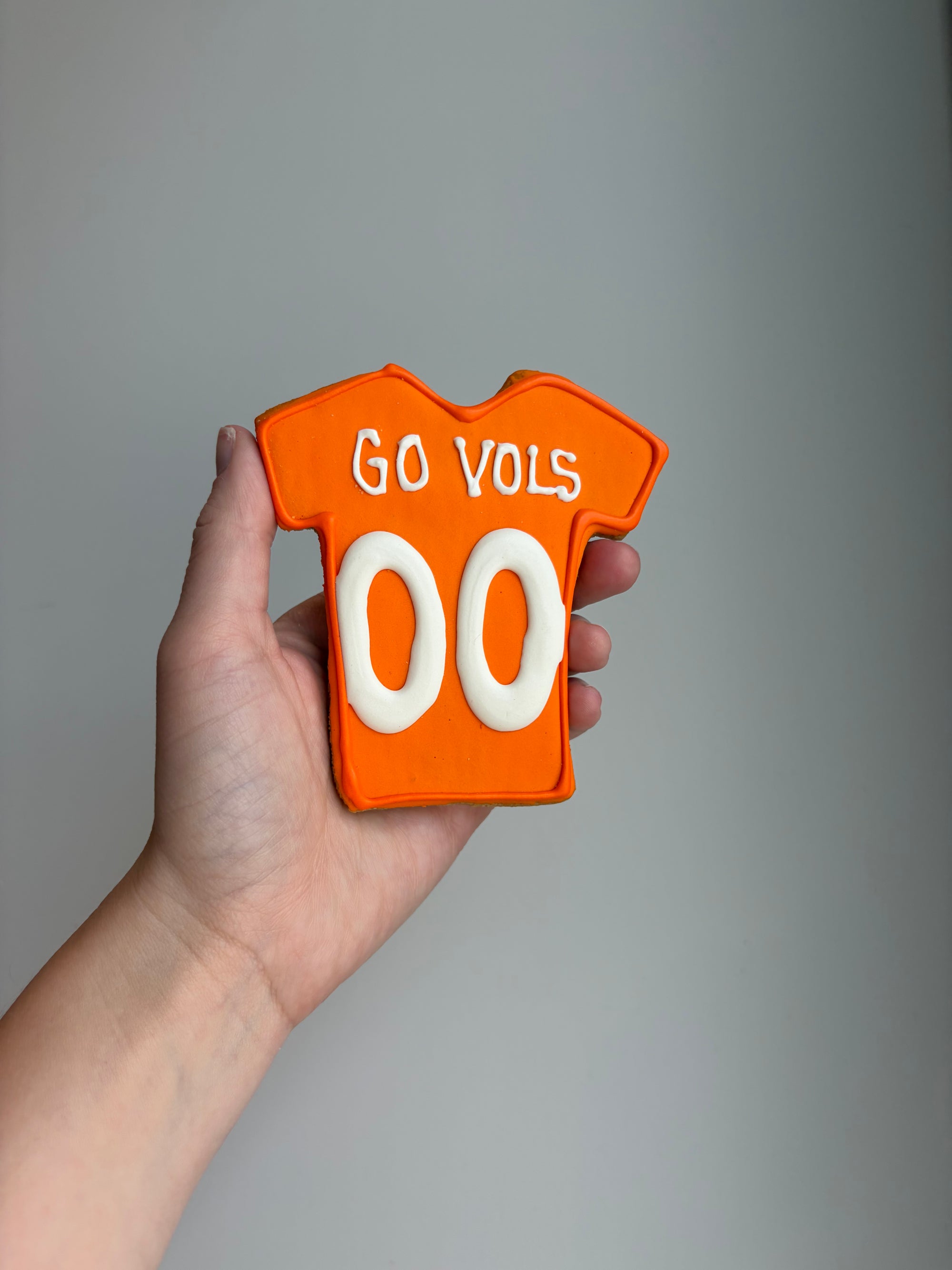 Lucky Biscuit Bakery - UT Volunteers Jersey Cookie