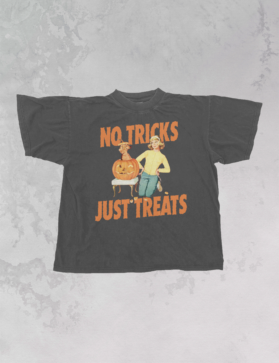 The Clandestine Underground - No Tricks Just Treats,  Halloween Oversized TShirt: S/M