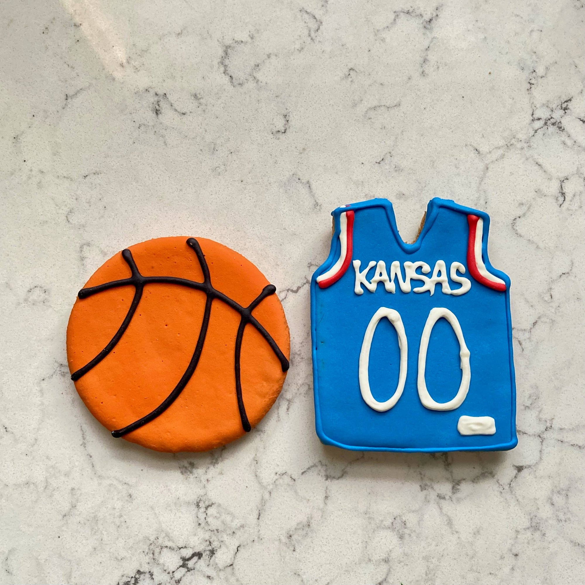Lucky Biscuit Pet Bakery - Sports Ball Buffet Cookies: Basketball Cookie