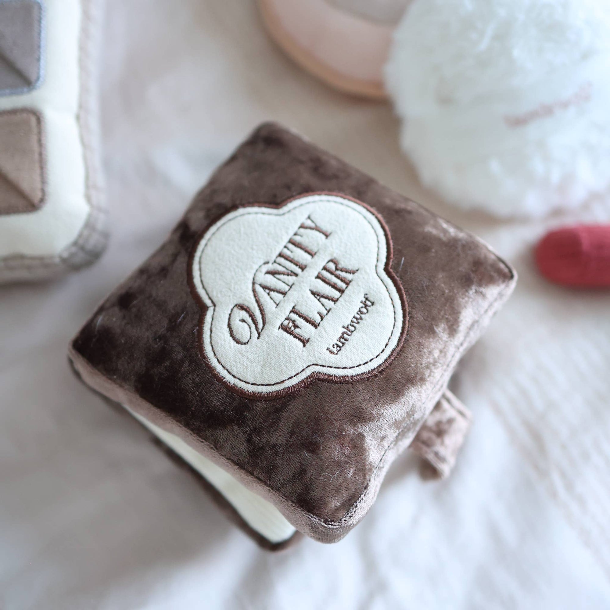Lambwolf Collective - SETTING POWDER &amp; BRUSH