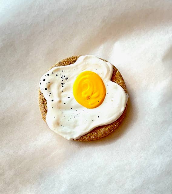 Lucky Biscuit Pet Bakery - Breakfast Menu: Cinnamon Roll Cookie