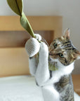 Lambwolf Collective - RADISH//CAT TOY: S/ CREAM