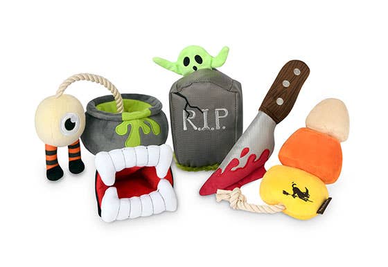 Play Pet Brands - Howling Haunt 15-pc set with FREE Merchandising Display